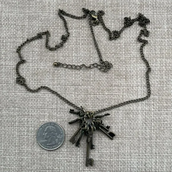 Nordstrom Rack Necklaces Antique Glod Tone Keys Statement Pendant Jewelry - Picture 8 of 11
